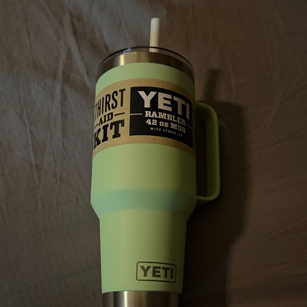 YETI Rambler 42 oz Mug with Straw Lid - Light Green